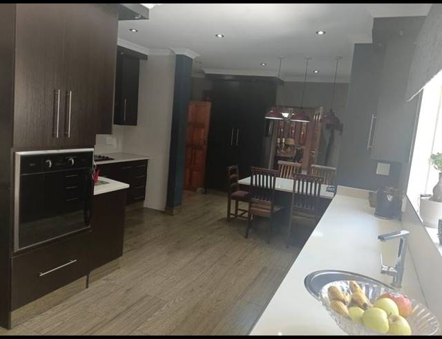 6 BEDROOM HOUSE FOR SALE IN SASOLBURG